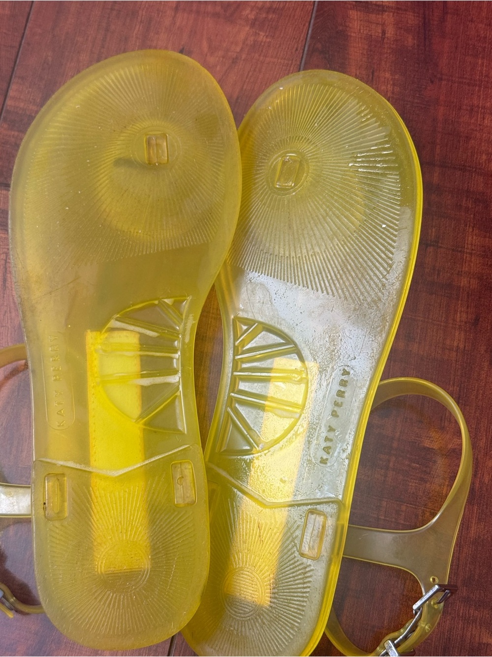Katy Perry Translucent Yellow Jelly Sandals with Lemon Accent - Picture 4 of 6